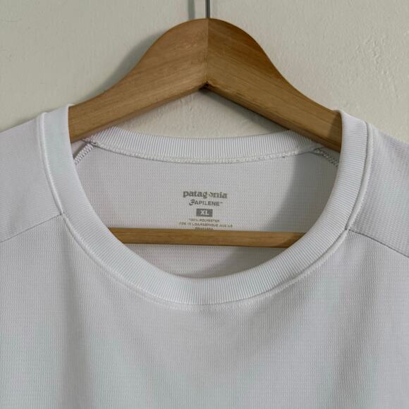 Patagonia Capilene Short Sleeve T Shirt Men's Size‎ XL White Gray Trim - Picture 2 of 7